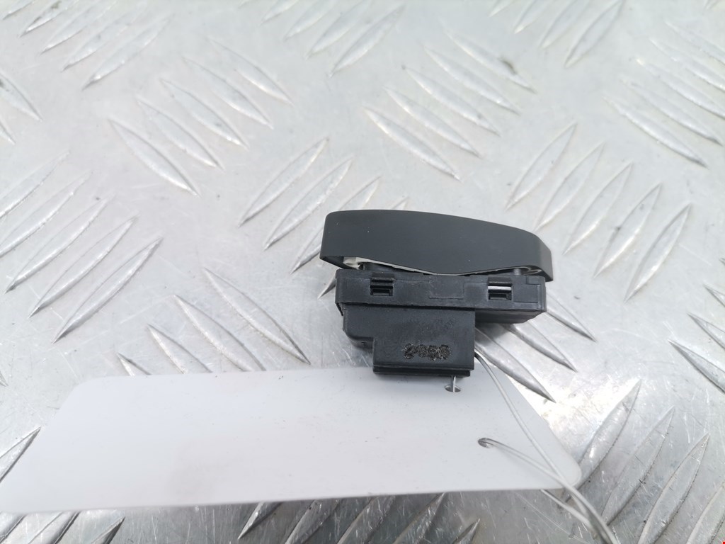 Кнопка центрального замка VOLKSWAGEN Passat CC 2008-2017