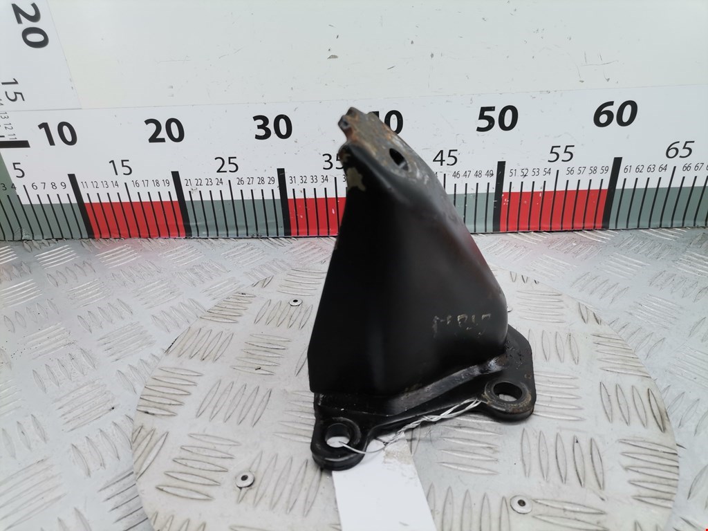 Кронштейн (крепление лапа) двигателя Nissan Navara (D40) (2004-2015)