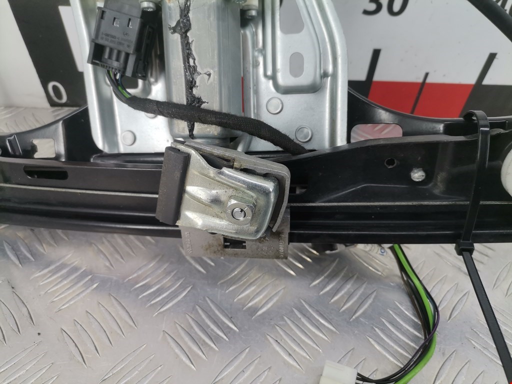 Стеклоподъемник передний правый MERCEDES-BENZ CLC-Class CL203 2008-2011