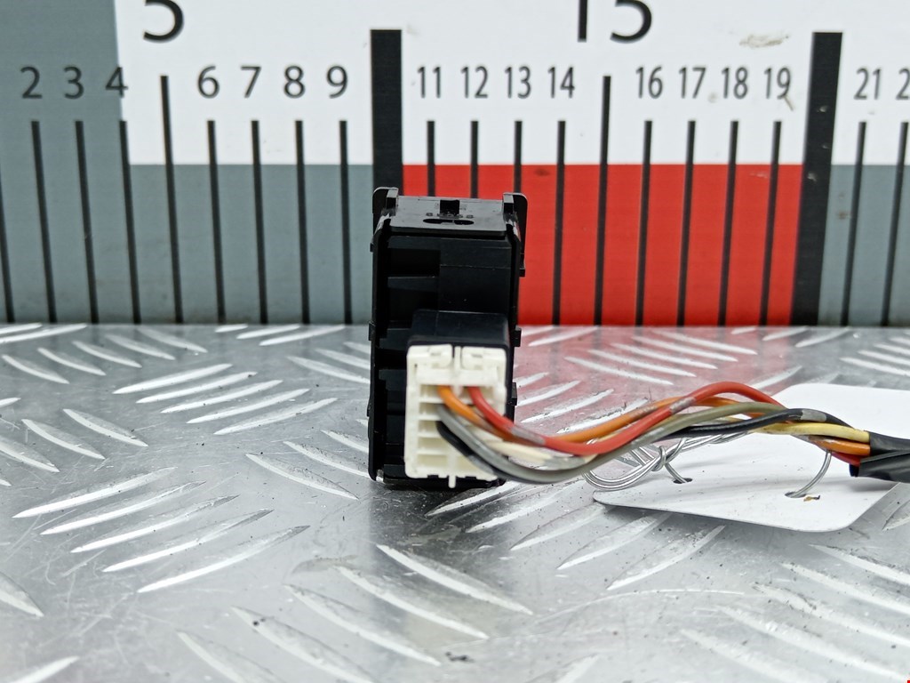 Кнопка центрального замка NISSAN Navara III D40 2005-2015