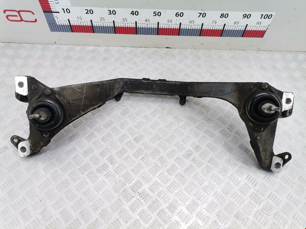 Подушка (опора) крепления двигателя Audi Q7 4L (2005-2015)