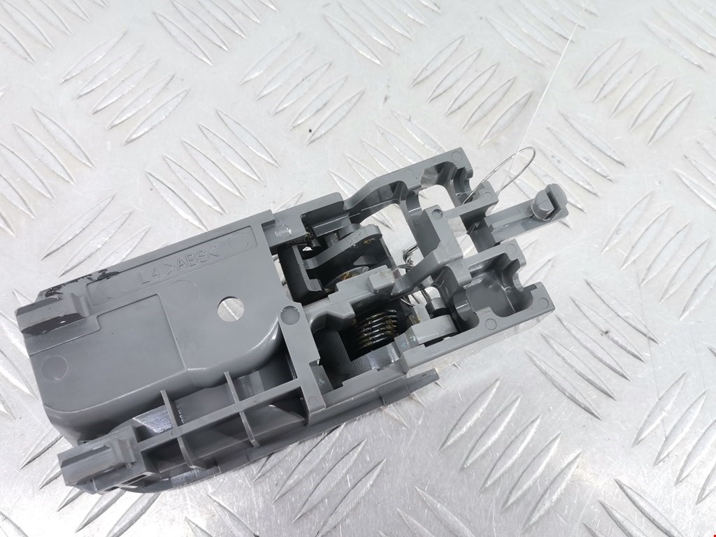 Ручка дверная задняя внутренняя левая TOYOTA Hilux VII AN10 AN 20 AN30 2005-2015