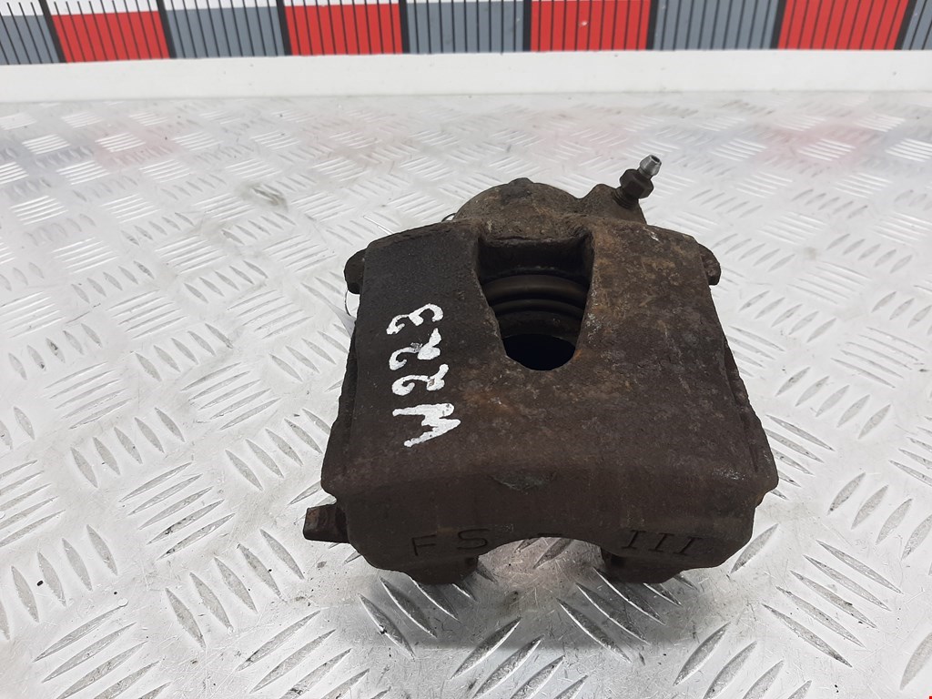 Суппорт передний левый AUDI A3 8P 2003-2013