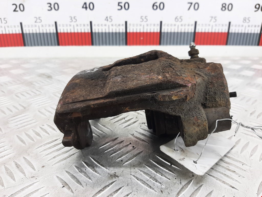 Суппорт передний правый AUDI A3 8P 2003-2013