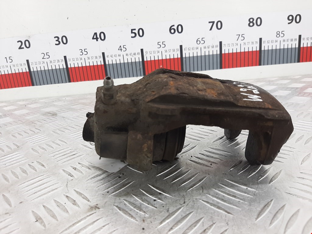 Суппорт передний правый AUDI A3 8P 2003-2013