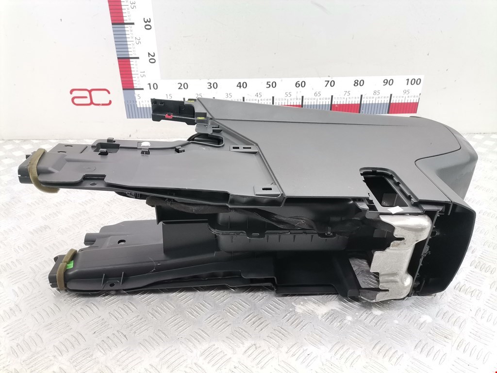 Подлокотник в салон PEUGEOT Partner 2008-2018