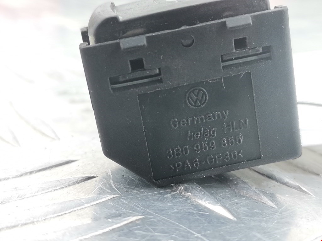 Кнопка стеклоподъемника SKODA Octavia A4 1U- 1997-2010