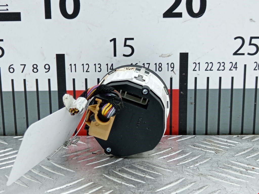 Кнопка включения полного привода VOLKSWAGEN Touareg 2002-2010