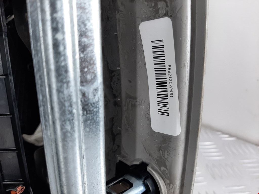 Подлокотник в салон MERCEDES-BENZ M-Class W164 ML 2005-2011