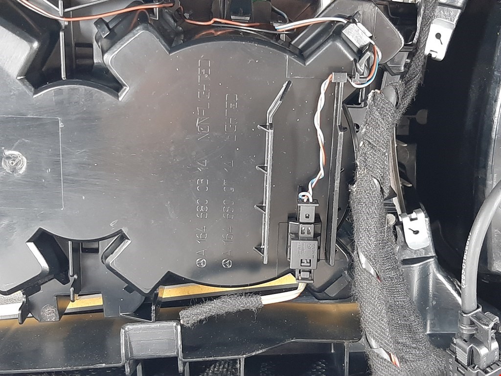 Подлокотник в салон MERCEDES-BENZ M-Class W164 ML 2005-2011