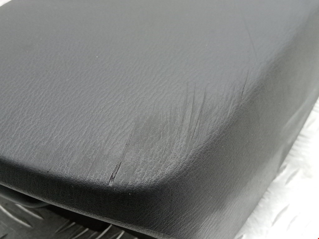 Подлокотник в салон MAZDA CX-5 2011-2017