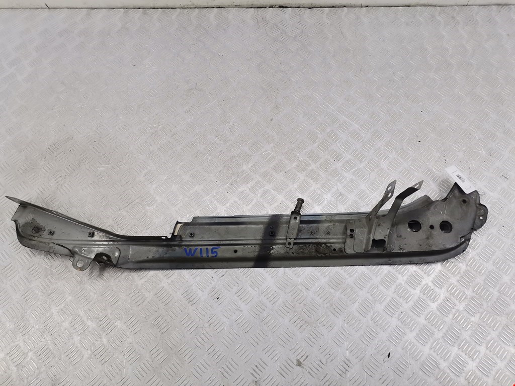 Кронштейн (крепление) крыла переднего левого Volkswagen Touareg 1 (2002-2010)