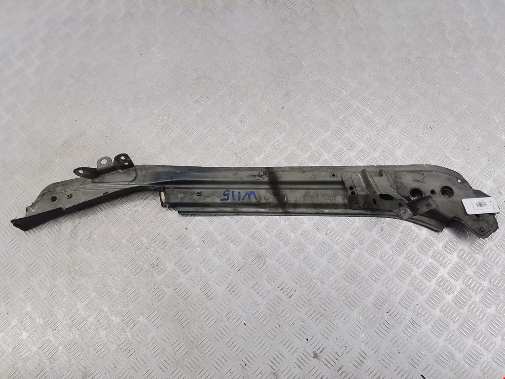 Кронштейн (крепление) крыла переднего правого Volkswagen Touareg 1 (2002-2010)