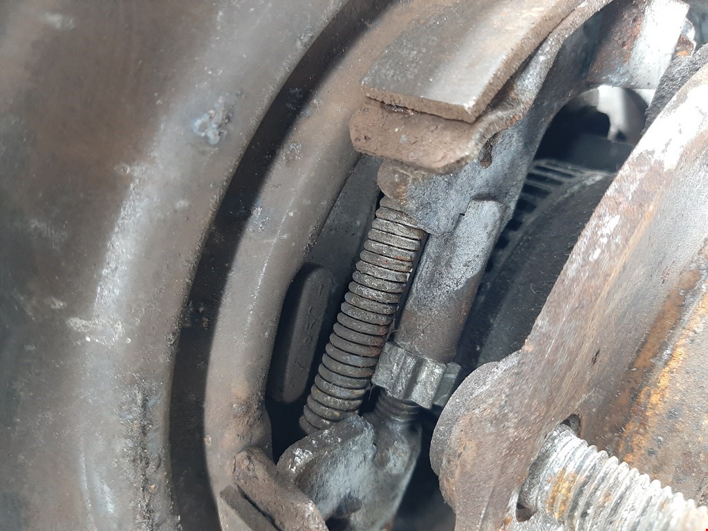 Ступица задняя левая CHRYSLER 300 M 300M 1998-2004