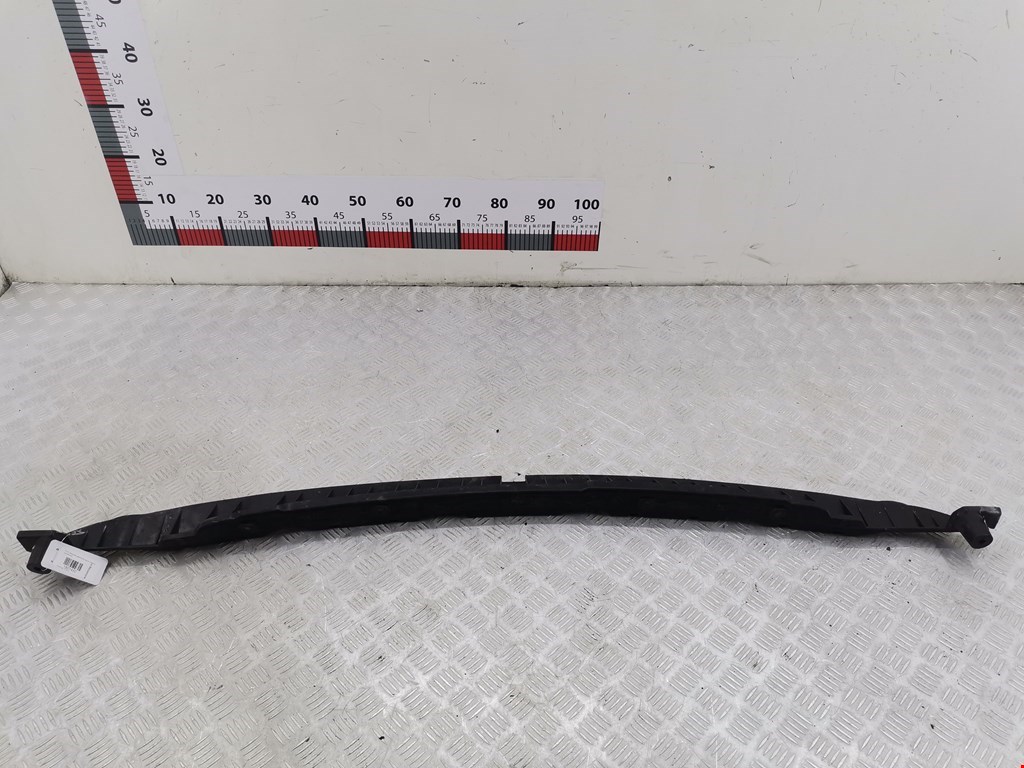 Кронштейн заднего бампера центральный VOLKSWAGEN Touareg 2002-2010