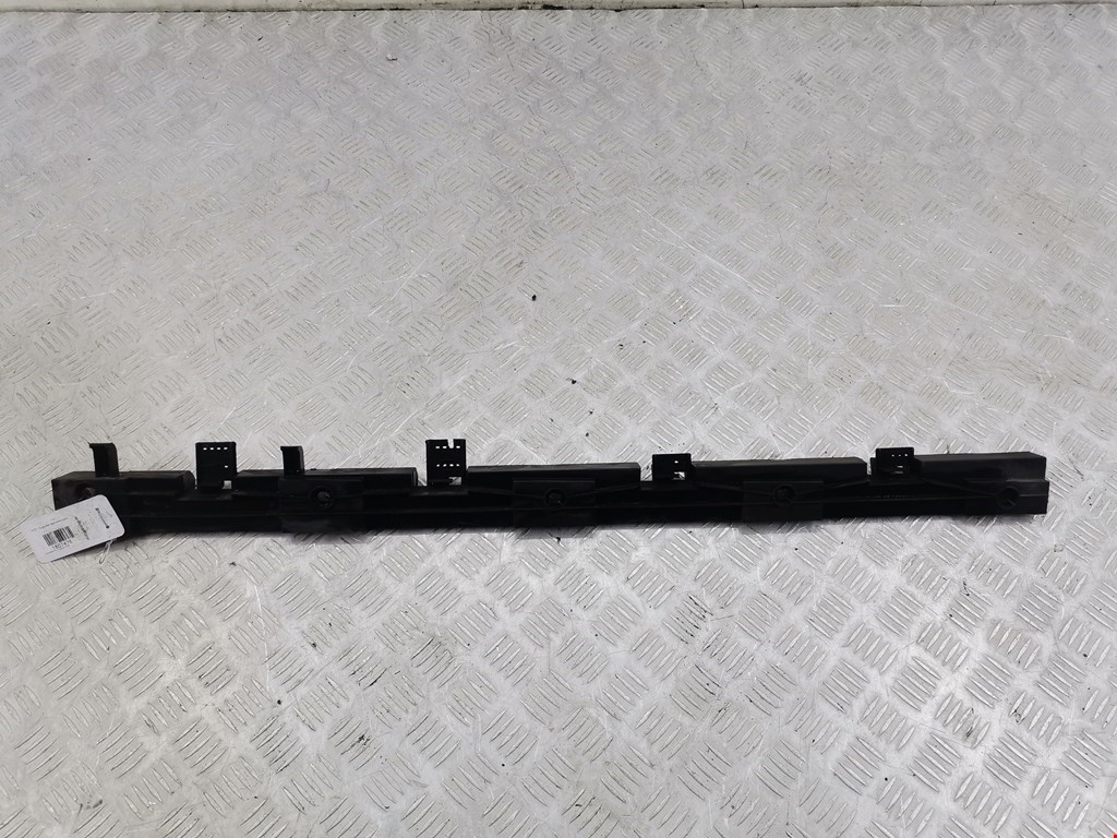 Кронштейн (крепление) порога Mercedes ML-Class (W164) (2005-2011)