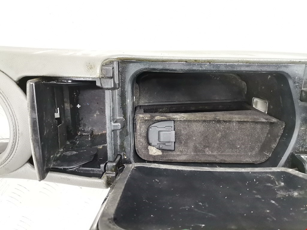 Подлокотник в салон MERCEDES-BENZ CLS-Class C219 2004-2010