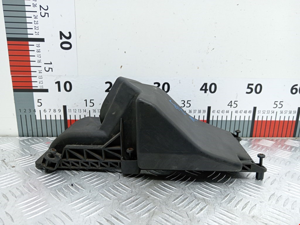 Корпус воздушного фильтра AUDI A4 B8 2007-2015