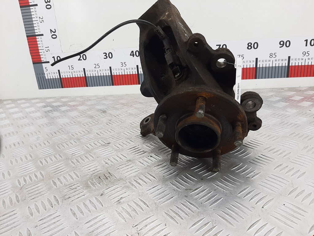 Ступица (кулак цапфа) передняя правая Ford Focus 3 (2011-2019)