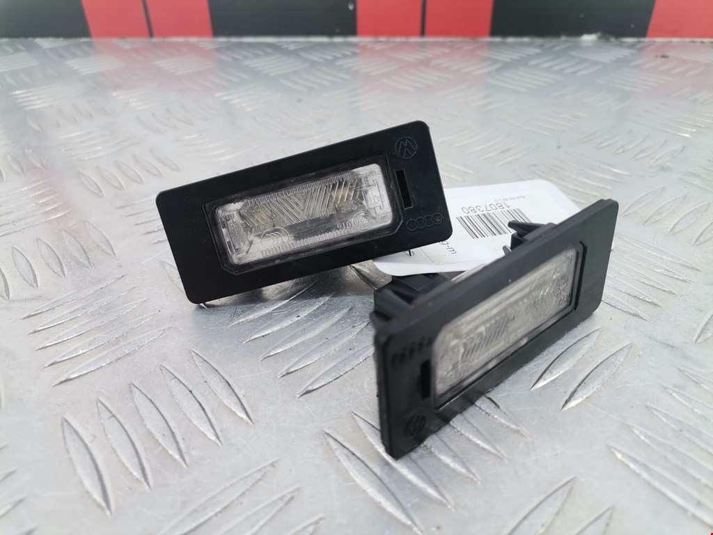 Фонарь подсветки номера AUDI A4 B8 2007-2015