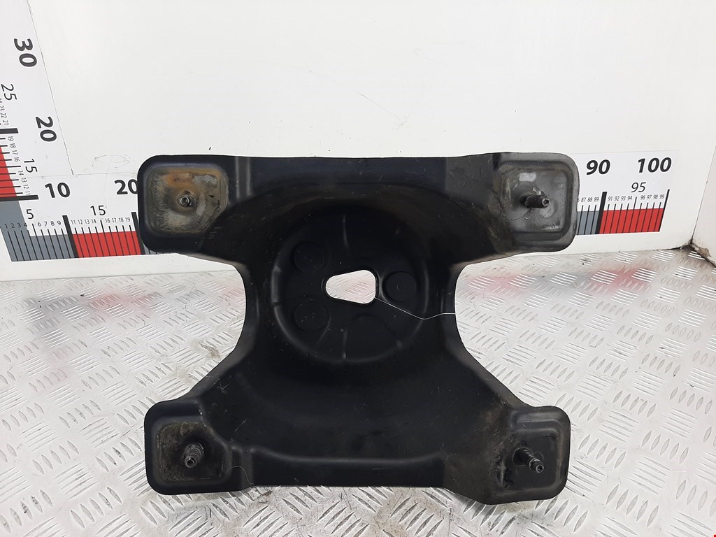 Кронштейн крепления запасного колеса HONDA CR-V II 2002-2007