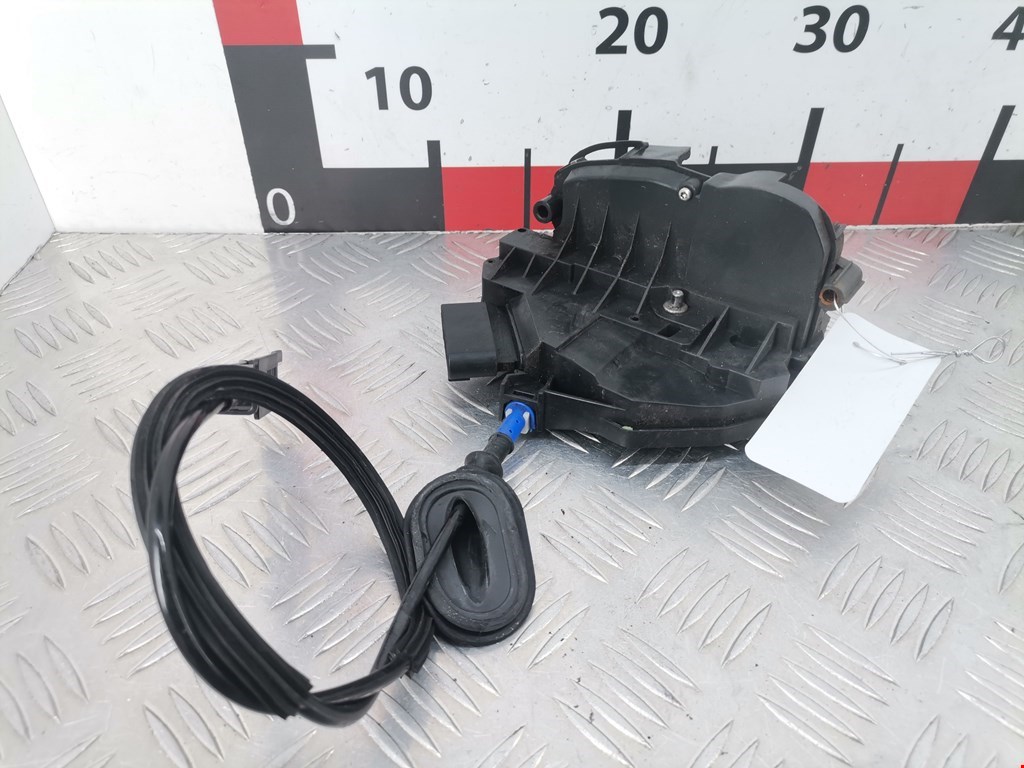 Замок двери передней правой FORD Fiesta 2008-2012