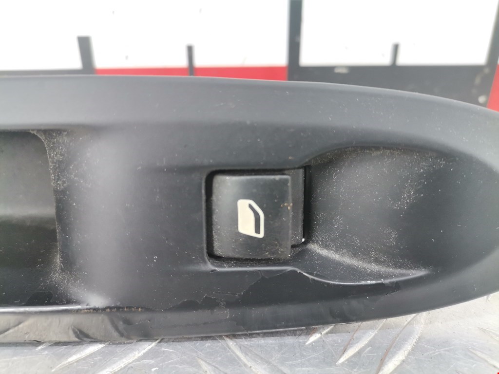 Кнопка стеклоподъемника CITROEN C4 II 2010-н.в.