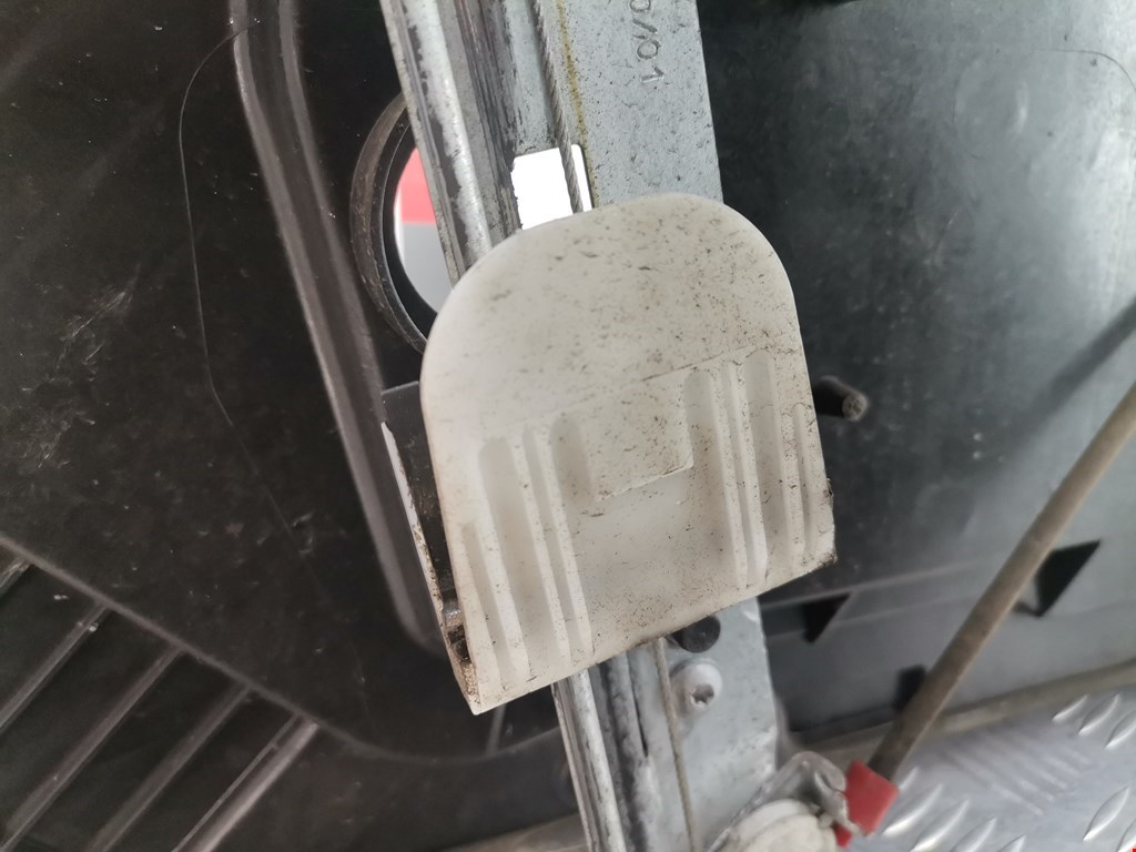 Стеклоподъемник передний правый FORD Fiesta 2008-2012