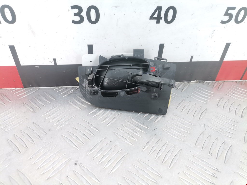 Ручка дверная передняя внутренняя левая PEUGEOT 206 1998-2012