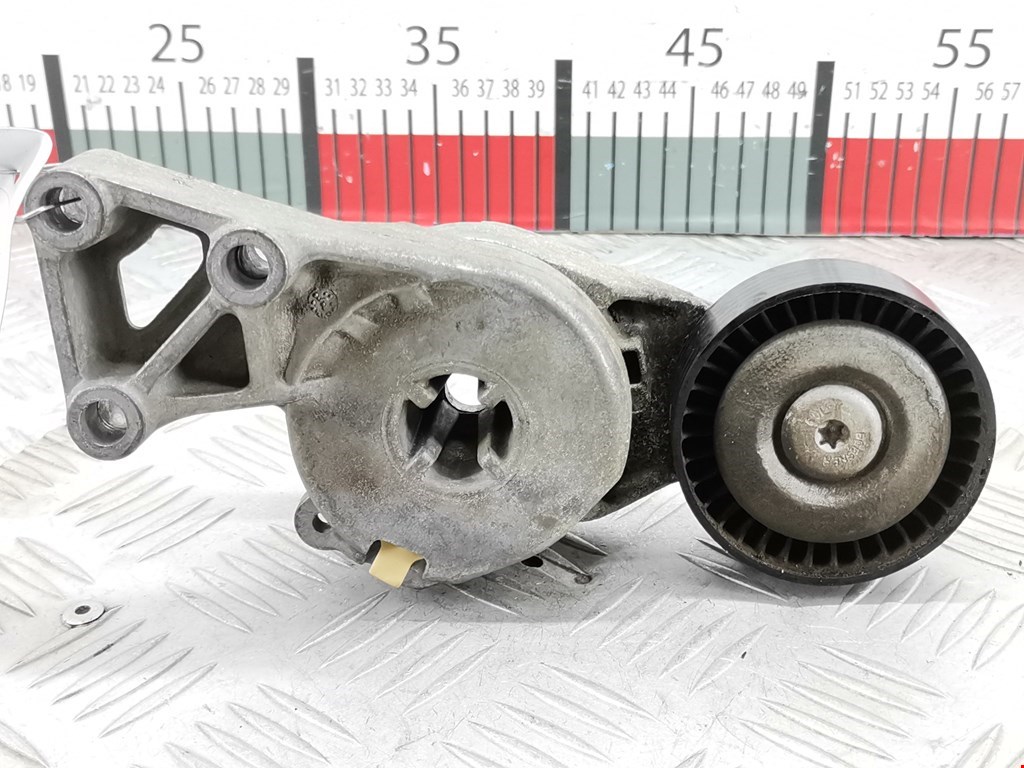 Натяжитель ремня генератора (приводного поликлинового ремня Audi A3 8L (1996-2003)