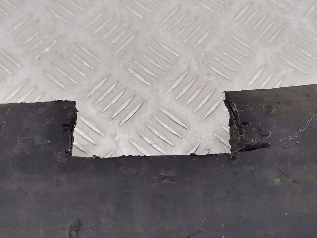 Бампер задний VOLKSWAGEN LT 1996-2006