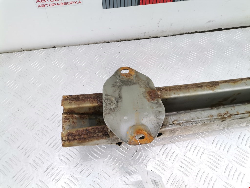 Усилитель переднего бампера (передний) TOYOTA Corolla E120 2001-2006