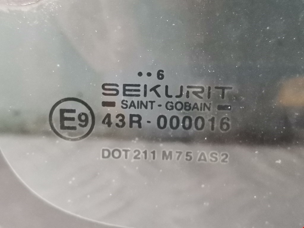 Стекло кузовное глухое левое CITROEN Berlingo 1996-2012