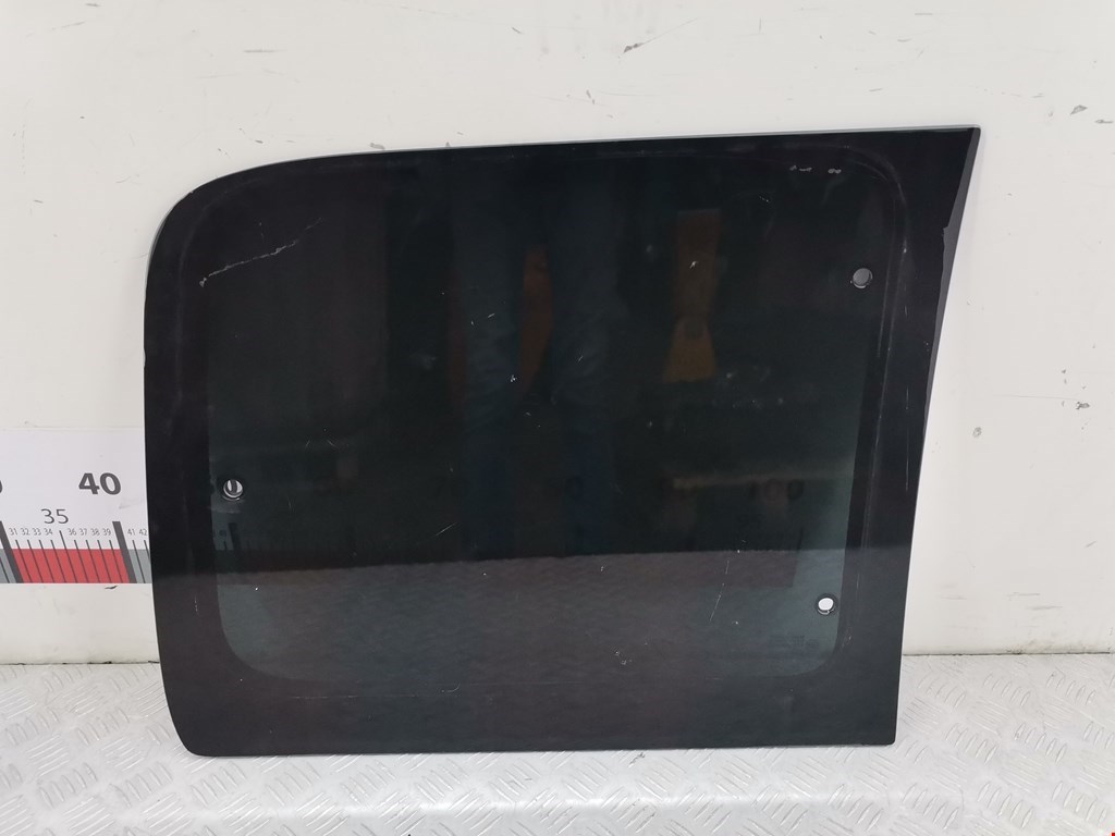 Стекло кузовное глухое левое CITROEN Berlingo 1996-2012