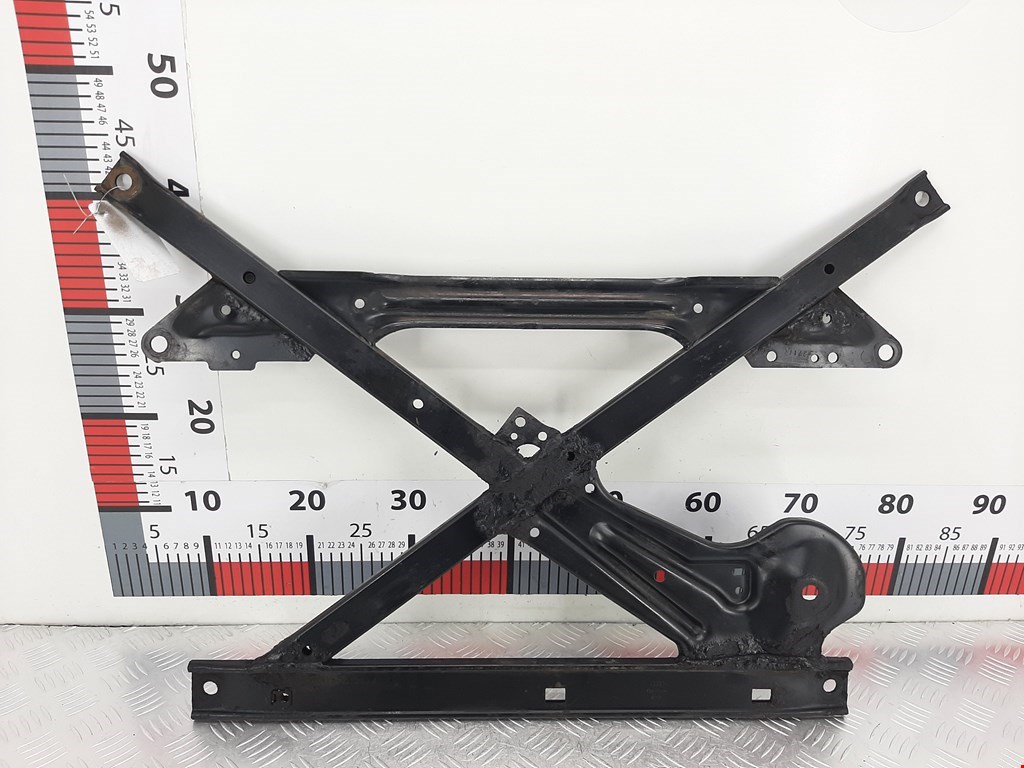 Распорная планка (распорка) Audi A4 B8 (2007-2015)