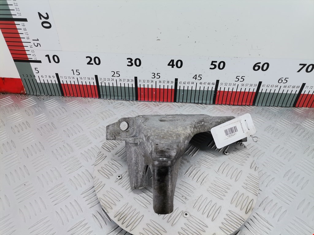 Кронштейн (крепление лапа) двигателя Volkswagen Passat CC (2008-2018)