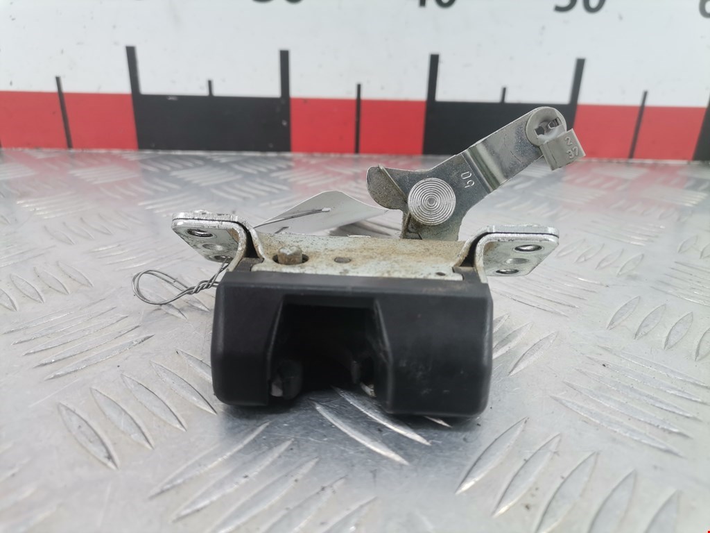 Замок багажника (крышки двери) OPEL Meriva A 2003-2010
