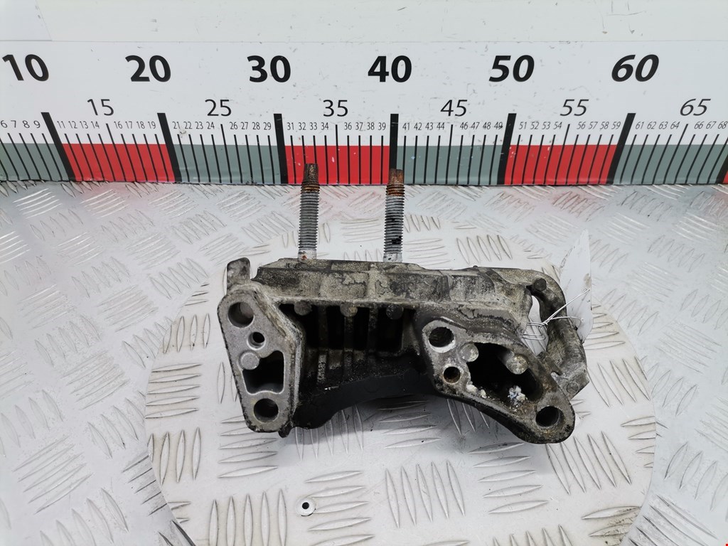 Кронштейн (крепление лапа) двигателя Ford Focus 2 (2004-2011)