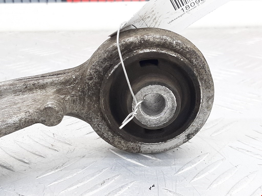 Рычаг передний правый VOLKSWAGEN Passat B5 1997-2005