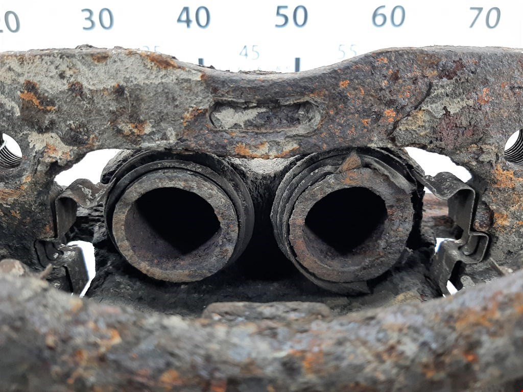 Суппорт передний правый FORD Ranger 2006-2012