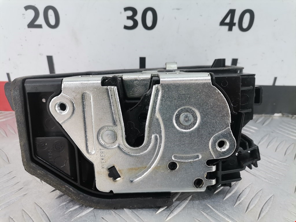 Замок двери передней левой BMW 5er 5 серия F10/F11/F07 2009-2017