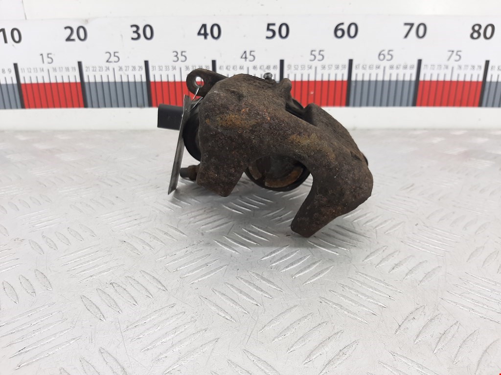 Суппорт задний правый AUDI A4 B8 2007-2015