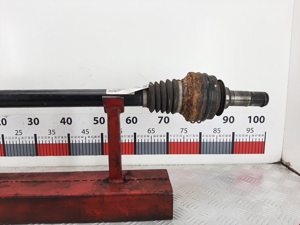 Полуось (привод, приводной вал) задняя правая VOLKSWAGEN Touareg 2010-2018