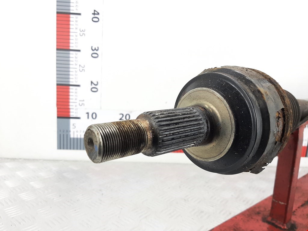 Полуось (привод, приводной вал) задняя правая VOLKSWAGEN Touareg 2010-2018