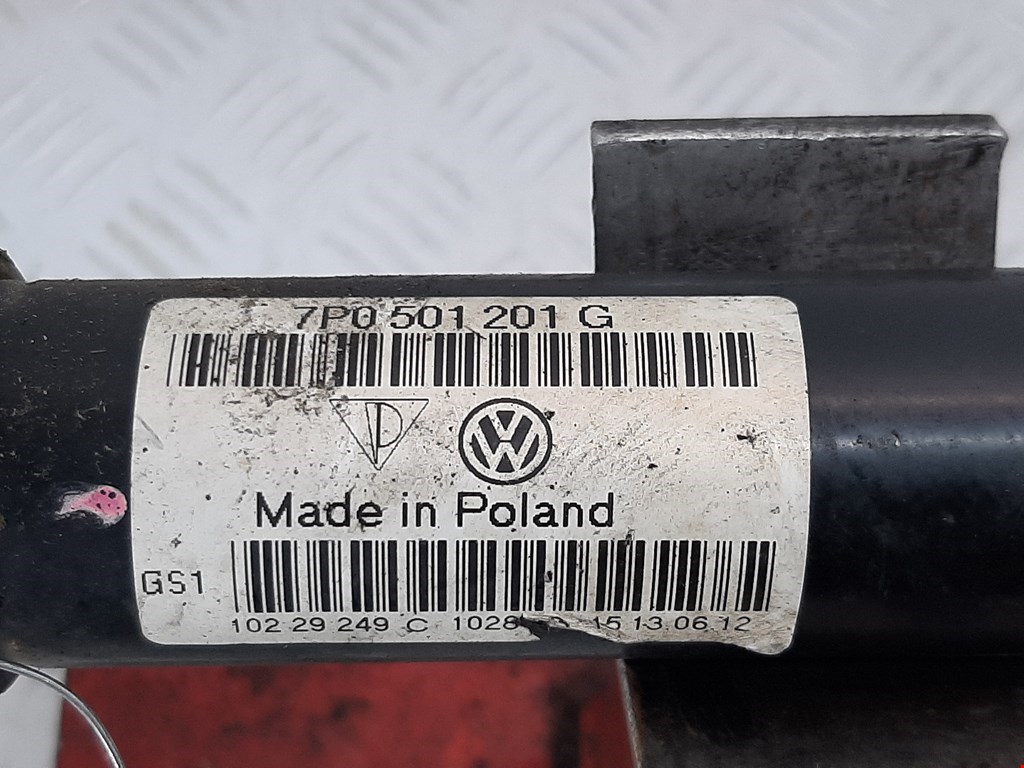 Полуось (привод, приводной вал) задняя правая VOLKSWAGEN Touareg 2010-2018