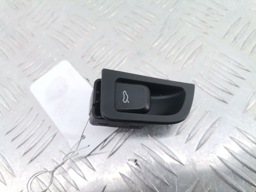 Кнопка открытия багажника Audi A5 8T (2007-2016)