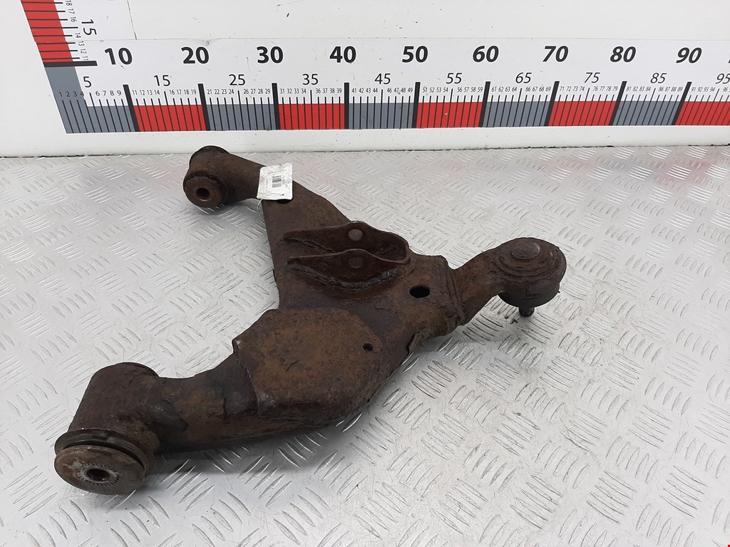 Рычаг передний правый TOYOTA Hilux VII AN10 AN 20 AN30 2005-2015