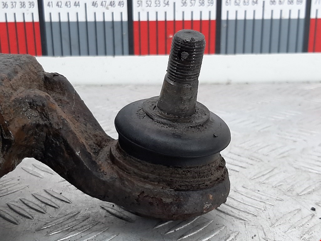 Рычаг передний правый TOYOTA Hilux VII AN10 AN 20 AN30 2005-2015