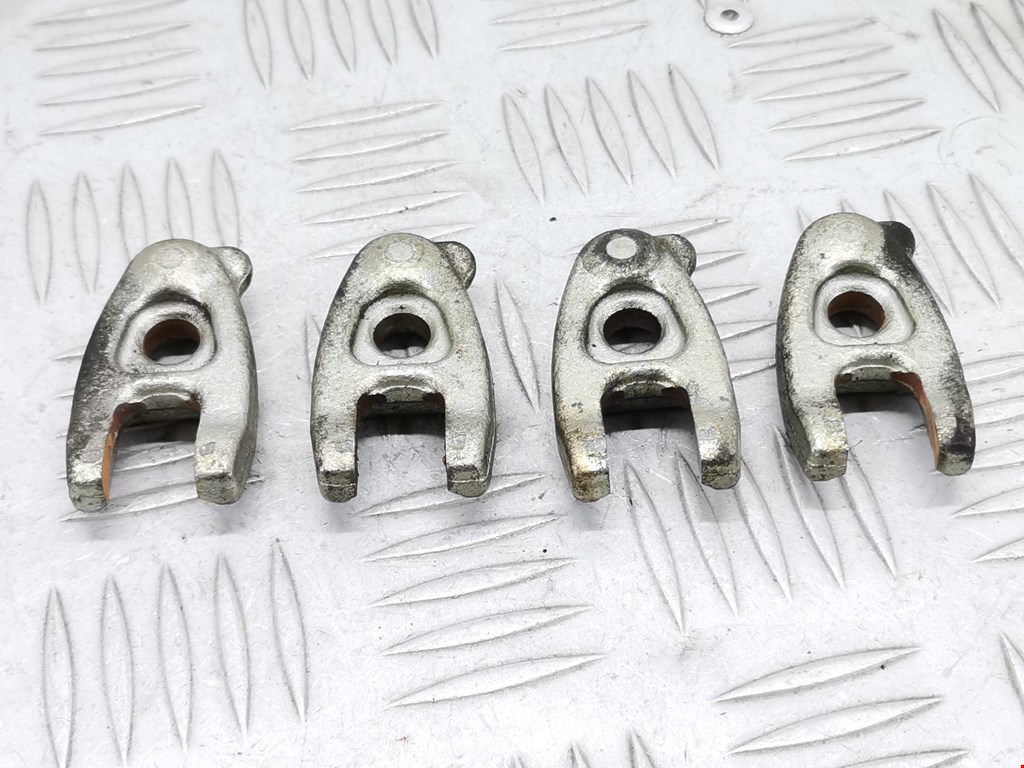 Кронштейн форсунки RENAULT Scenic II 2003-2010