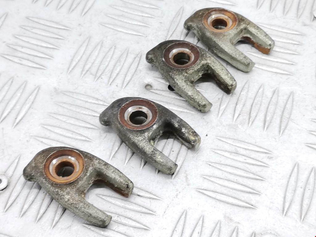 Кронштейн форсунки RENAULT Scenic II 2003-2010